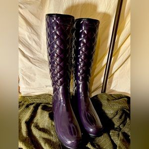 Hunter Refined Gloss Tall Wellington Boots in Aubergine